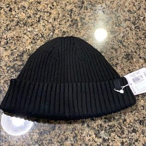 NWT lululemon From the top Beanie - black